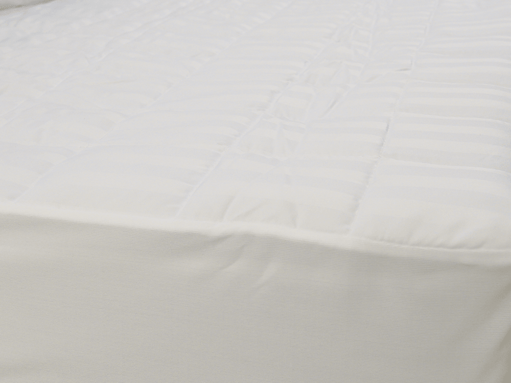Protecteur de matelas à rayures en satin